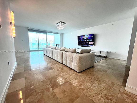 5th image of 3201 NE 183rd St APT 2305