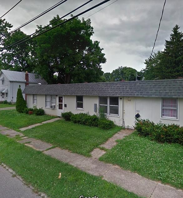 1st image of 900 Elm St