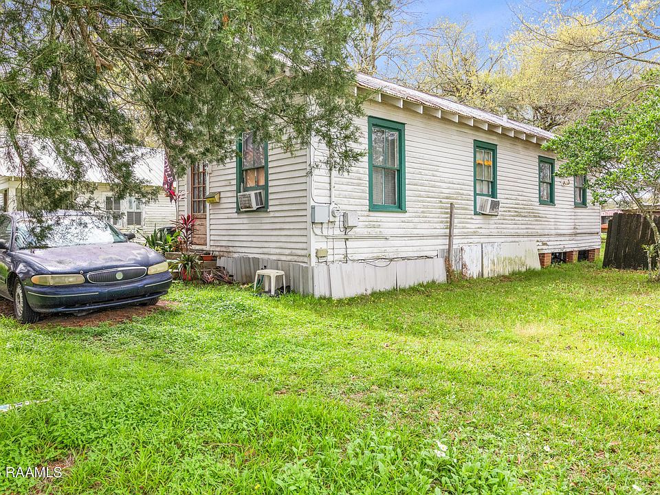 1st image of 819 Agnes St