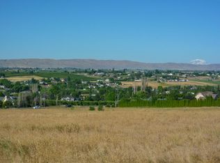 208 N 96th Ave, Yakima, WA 98908