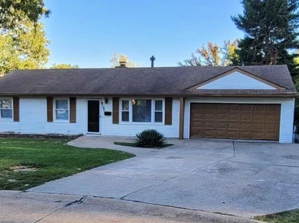 11 Shireford Ln, Saint Louis, MO 63135