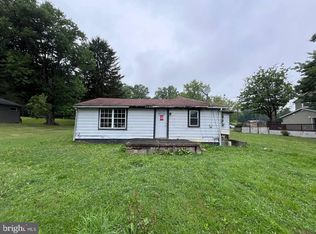 132 Thomas Rd, New Castle, PA 16101
