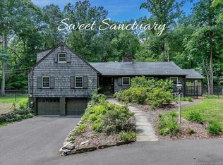 16 Hemlock Hollow Rd, Woodbridge, CT 06525