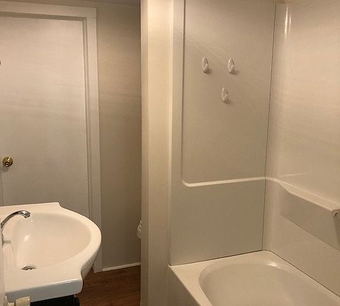 5th image of 110 Hayward Ave