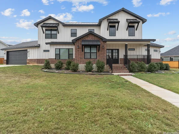 108 Woodbridge, La Vernia, TX 78121