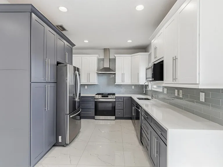 5056 SW 141st Ave #1 — Photo 37