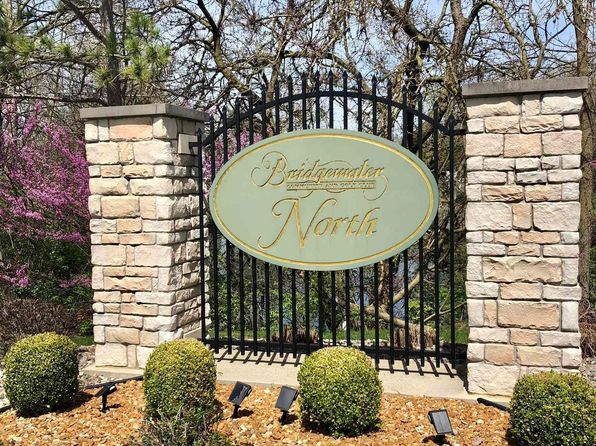 2011 Fairway Dr, Auburn, IN 46706