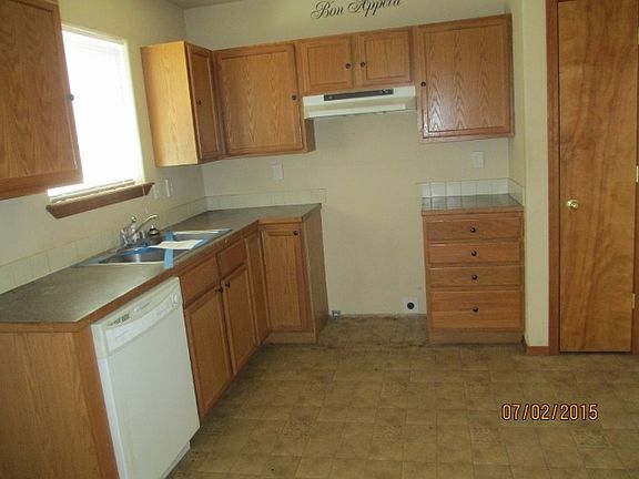 4th image of 420 E 4th Ave