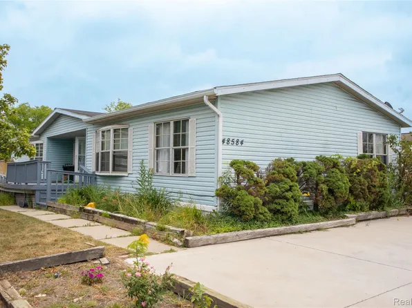 48584 Lakeview Cir, Shelby Township, MI 48317