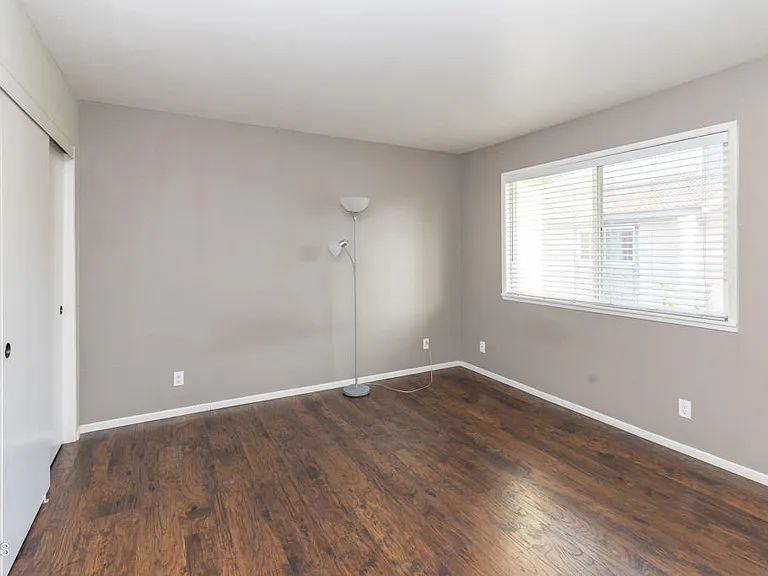 126 E Ventura St #F — Photo 11