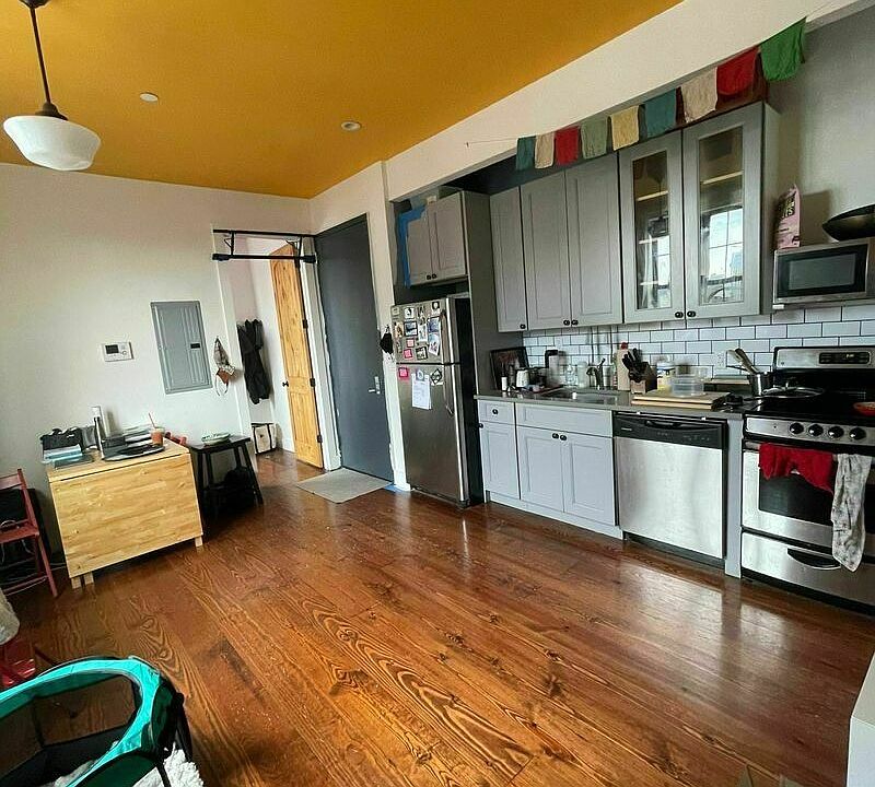 1st image of 25 Spencer Pl #6C