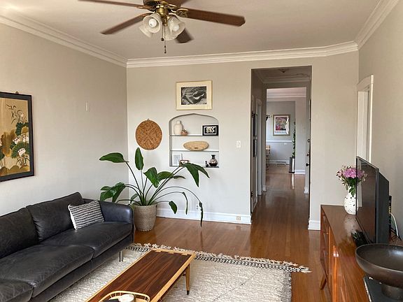 2nd image of 947 N Leavitt St #1