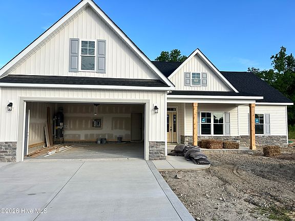 3rd image of 3770 Chatsworth Drive