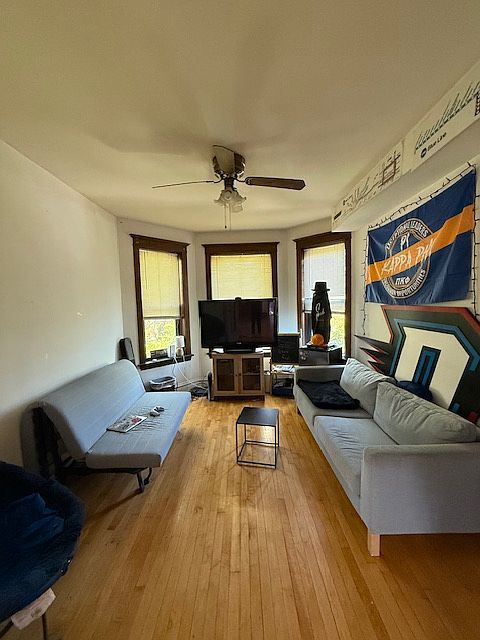 1st image of 2136 N Sheffield Ave APT 3