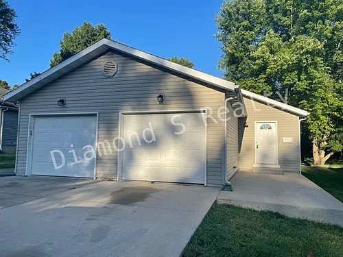 2313 N Rogers Ave Photo 1