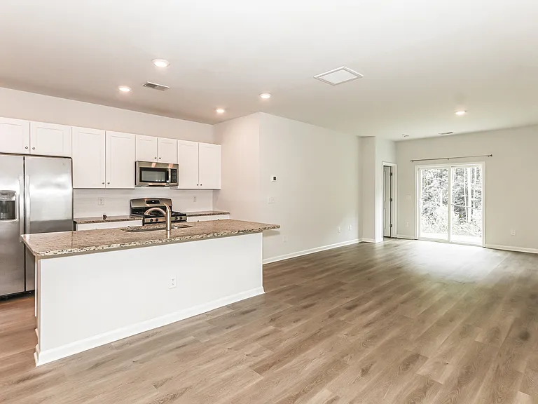 1158 Joywood Dr — Photo 4