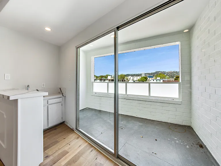 Oakhurst Moderne — Photo 19