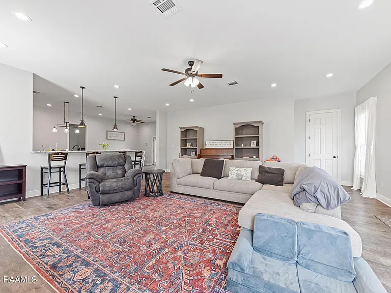1120 E Butcher Switch Rd — Photo 4