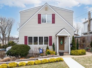 24 Florence Ave FLOOR 2, Syosset, NY 11791