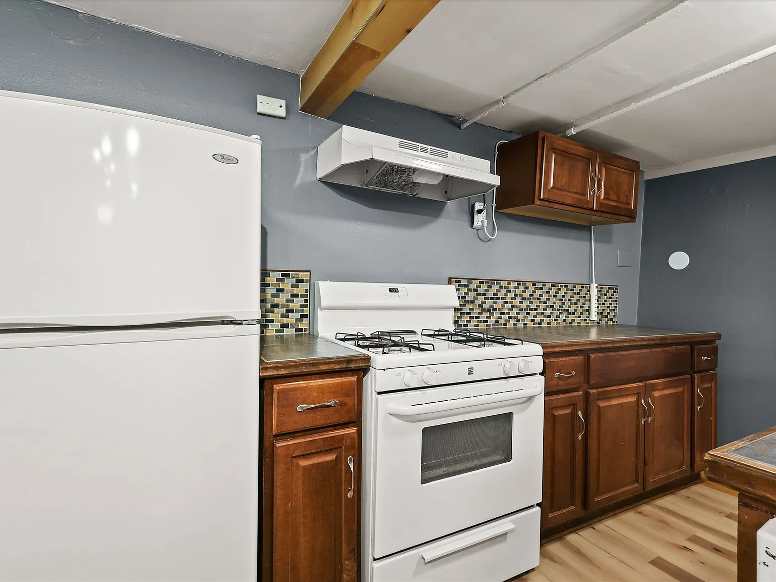 2 bed, 700 sqft, $1,200 — Photo 4