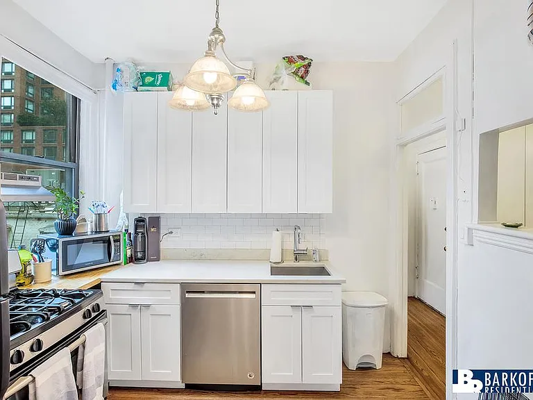 105 E 15th St #63 — Photo 15