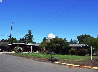 1412 Clark Ave, Cottage Grove, OR 97424