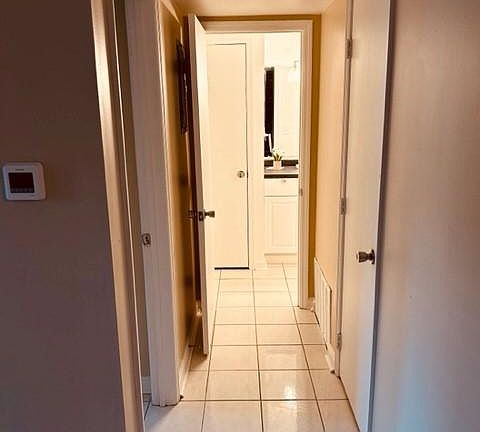 5th image of 930 Margarite Dr APT K