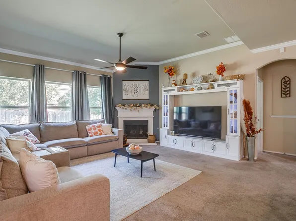373 Pin Cushion Trl, Burleson, TX 76028