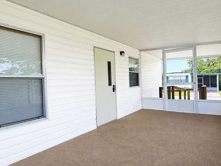 355 Caloosa Ct — Photo 10