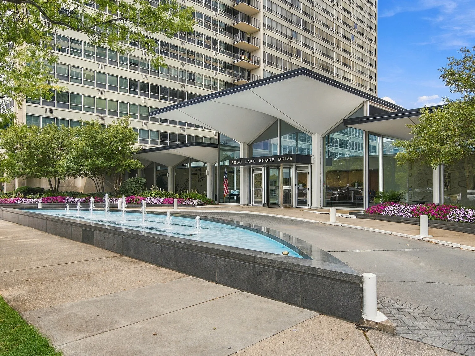 2 bed, $2,350 — Photo 4