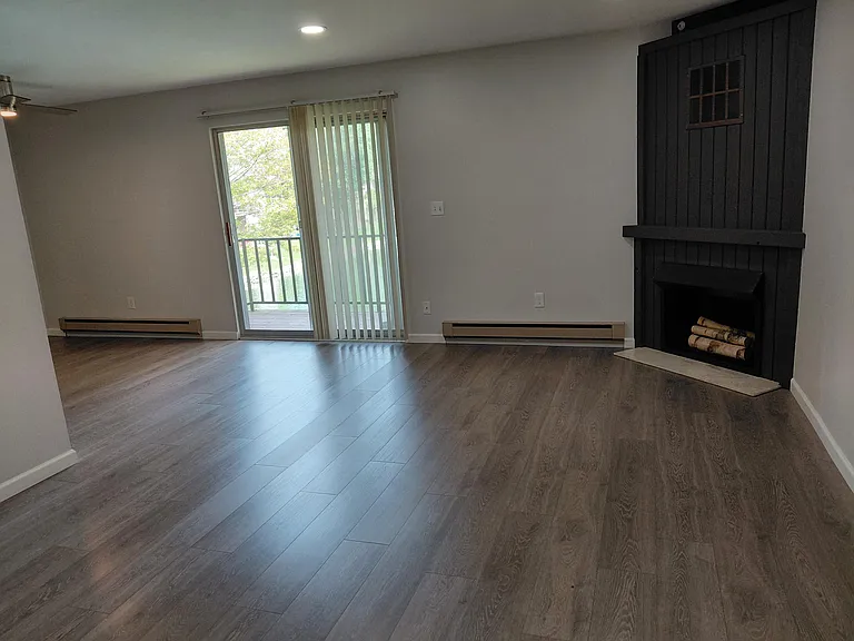 7513 Woodview St — Photo 2