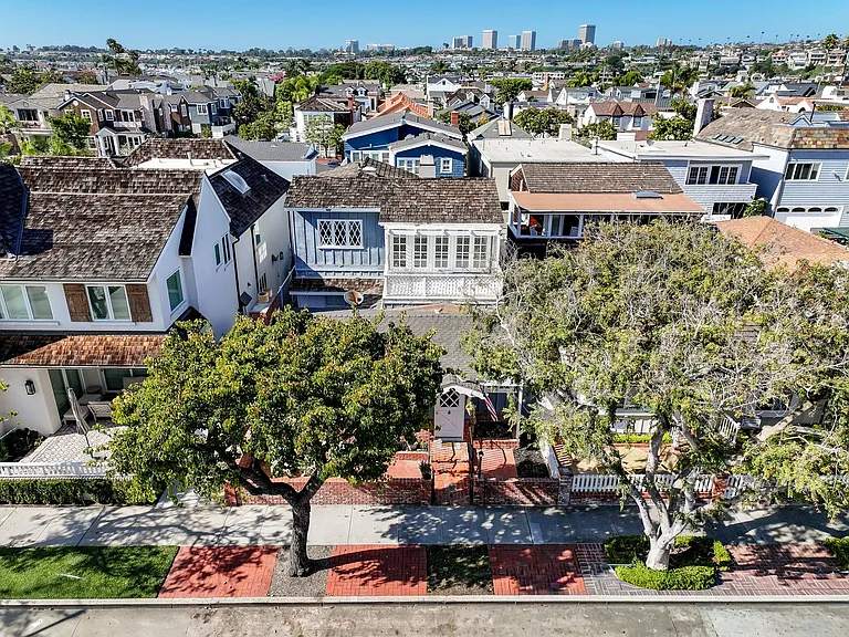 2104 E Ocean Blvd — Photo 35