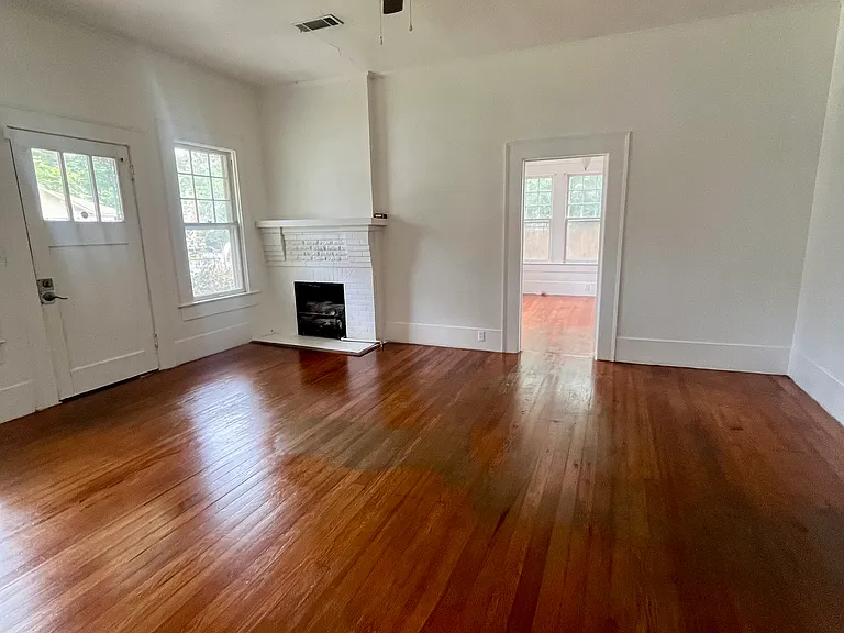 2035 Thornton Ct — Photo 4