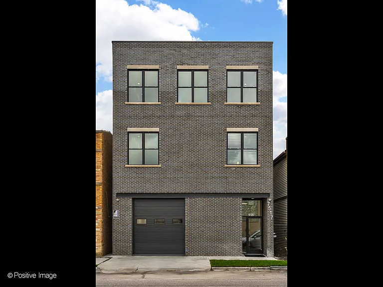 7517 W Belmont Ave #2 — Photo 2