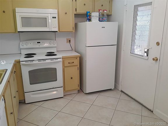 3rd image of 3550 NE 169th St APT 405