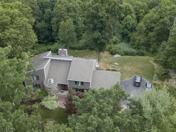 16 Joanna Way, Kinnelon, NJ 07405