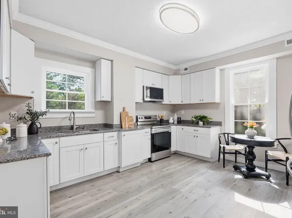 105 E Washington St, Remington, VA 22734