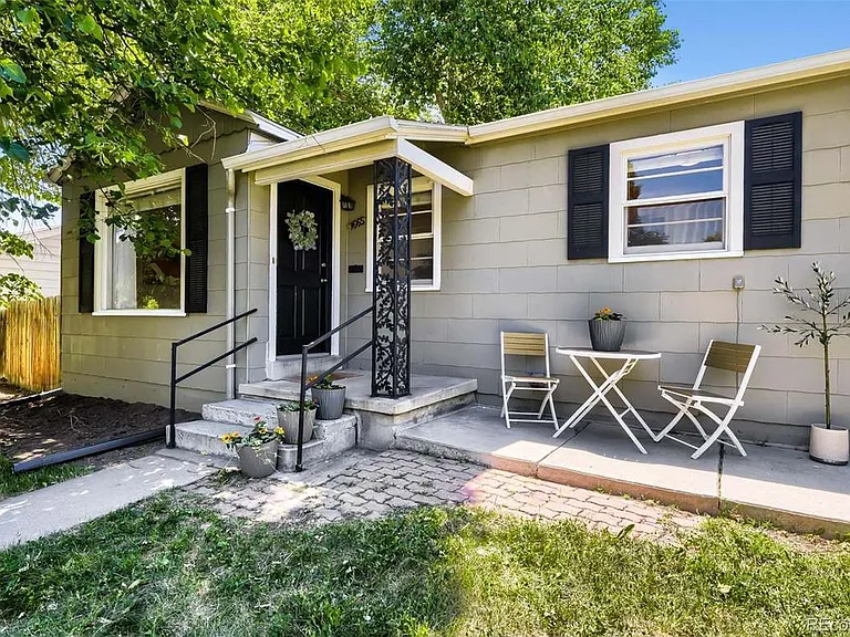 1665 S Columbine St — Photo 1