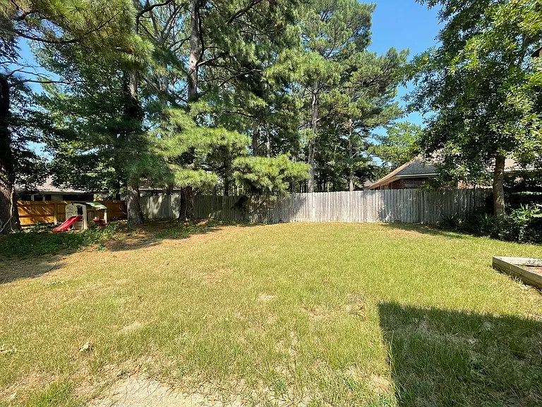 208 Chestnut Dr — Photo 20