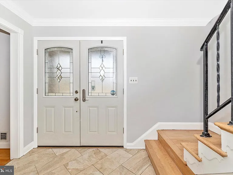 674 College Pkwy — Photo 5