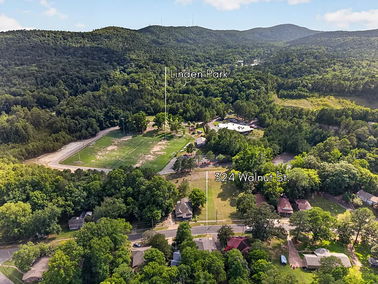 324 Walnut St — Photo 24