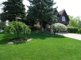 2551 Mercury Dr, Lake Orion, MI