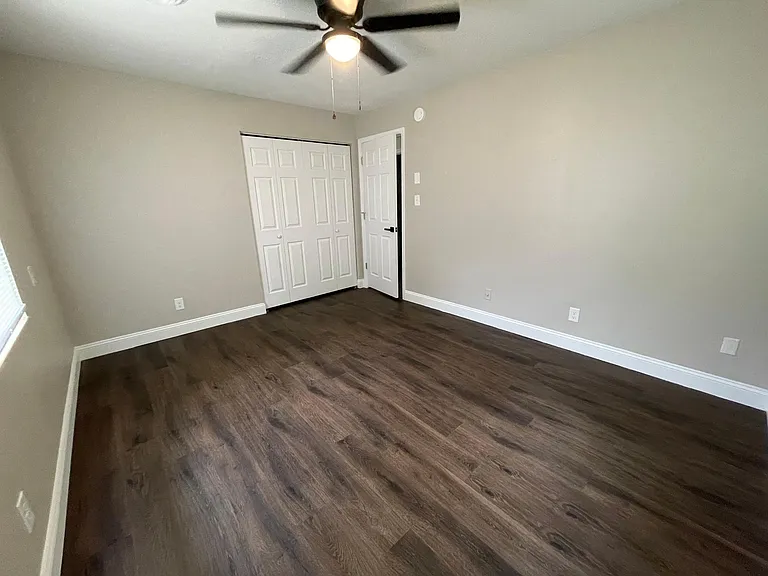 1054 Dalton Ln — Photo 18