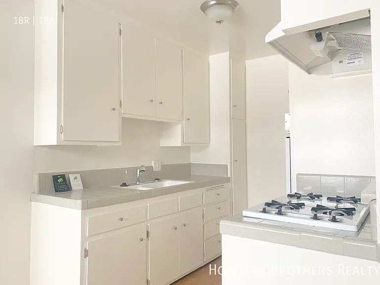 2311 S Bentley Ave #15 — Photo 2
