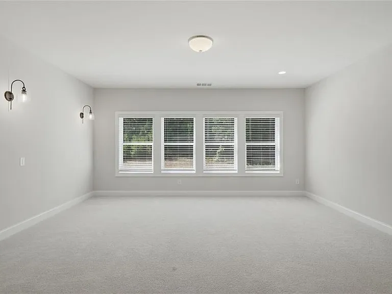 401 Oakleigh Ave — Photo 22