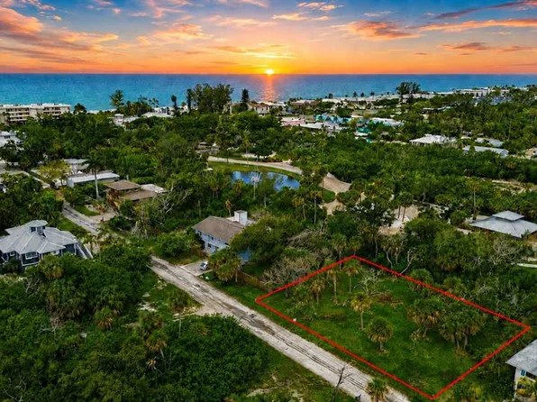 561 GULF BAY ROAD, LONGBOAT KEY, FL 34228