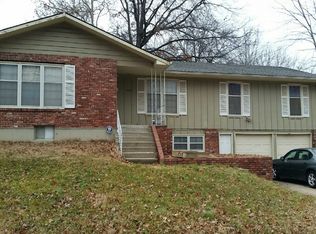 2905 Belle Haven Dr, Lawrence, KS 66046