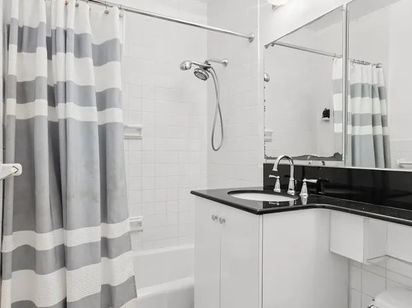 400 East 56th Street image 7 of 8