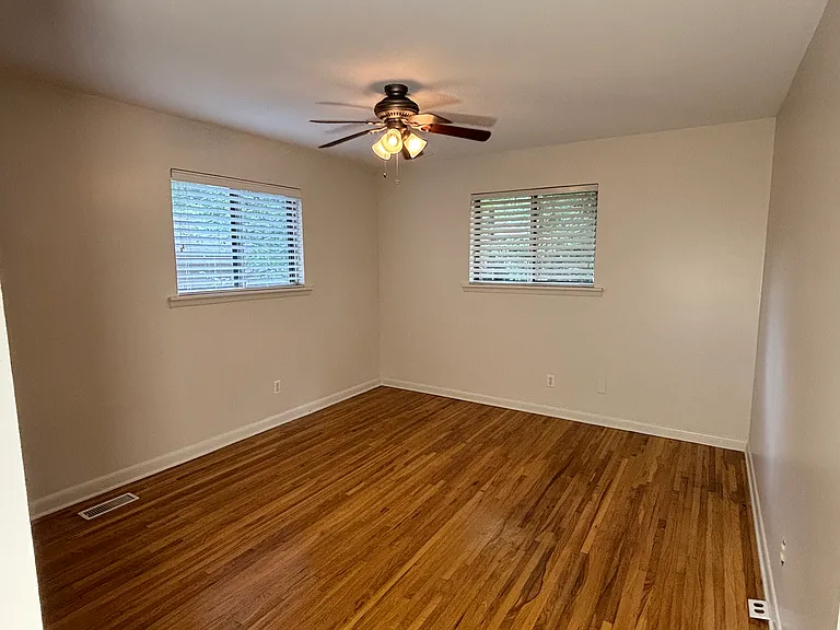 9604 Temple Dr — Photo 9