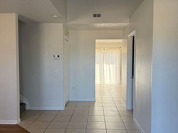 3rd image of 1902 Huron Way